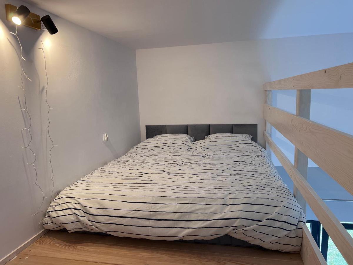 Apartament Pod Jaworami Z Antresola イェレニャ・グーラ エクステリア 写真